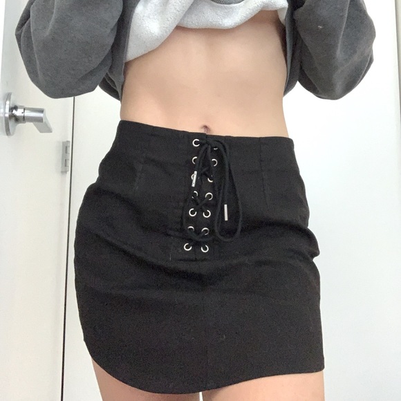 Forever 21 lace up mini skirt (OG $ ~15) size small